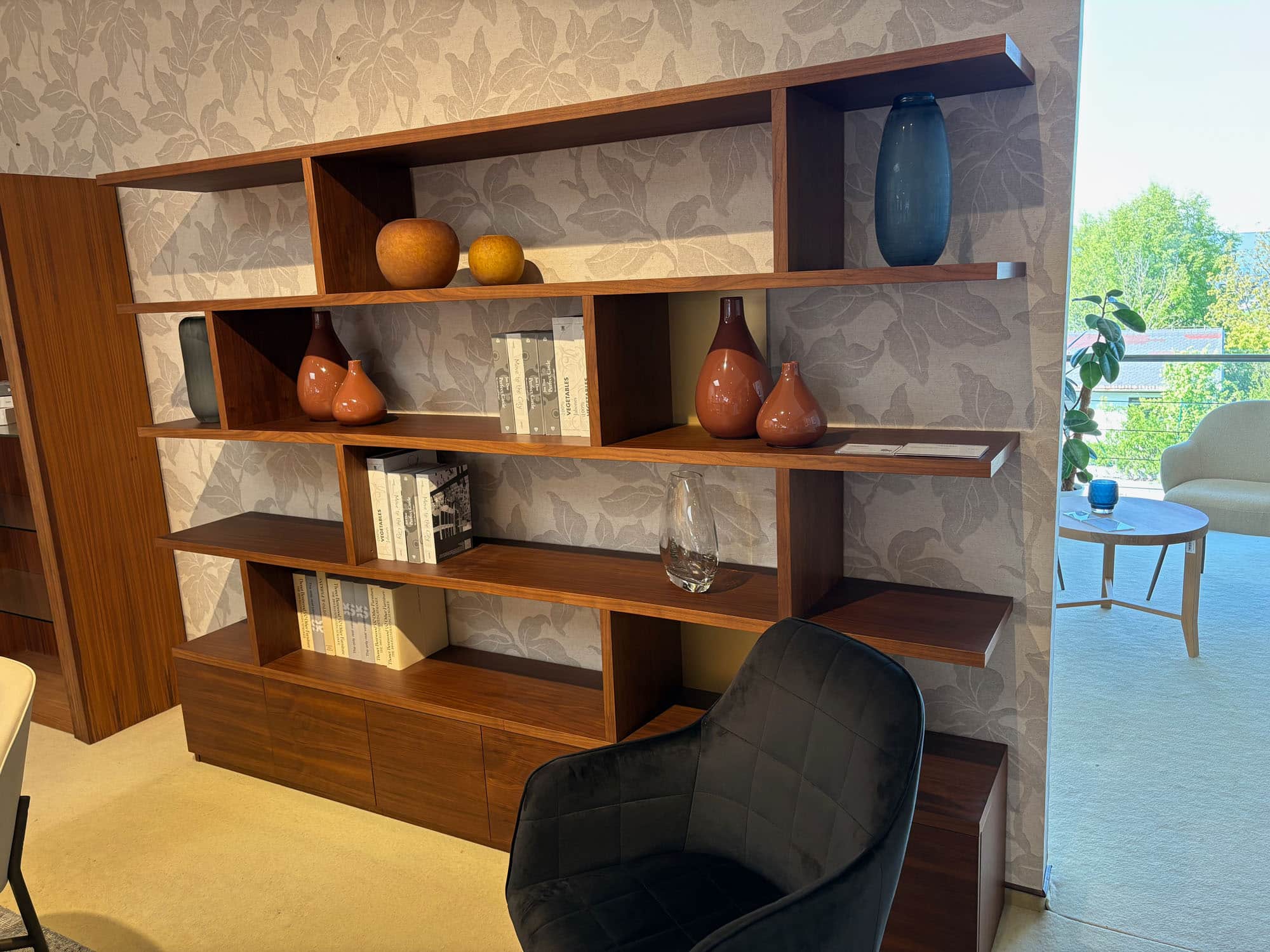 Knihovna se spodní skříňkou Sára