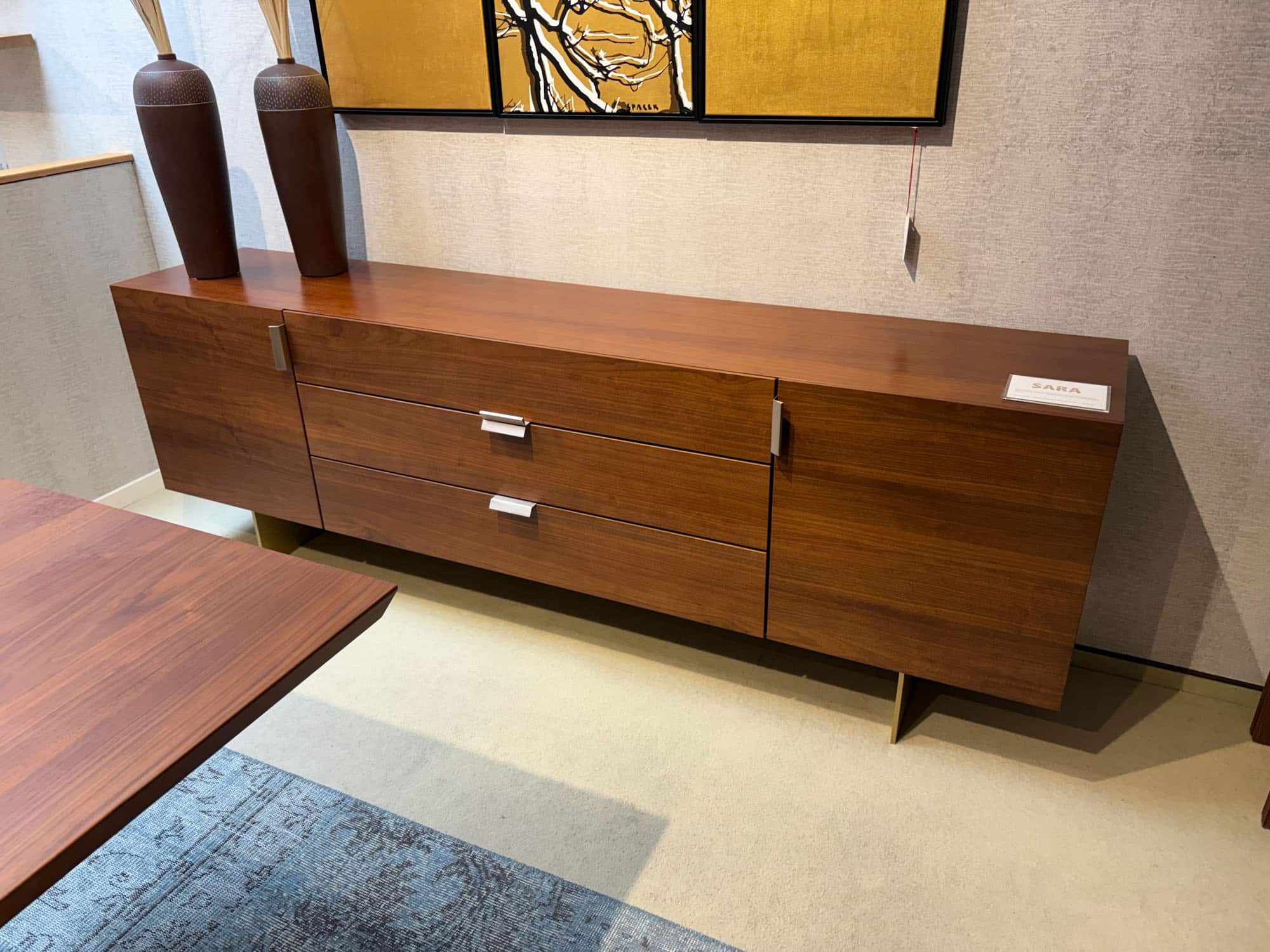 Skříňka s dvířky a zásuvkami Sára